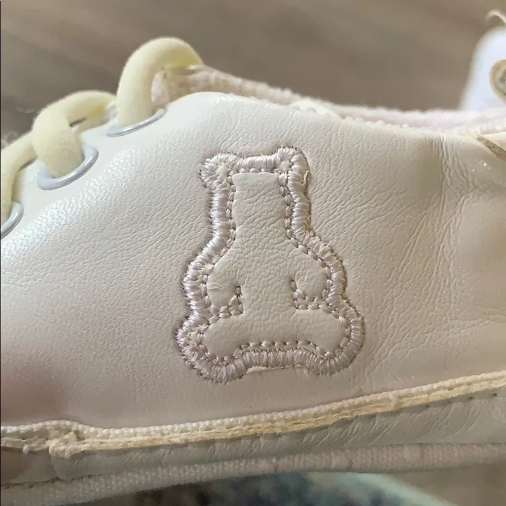 NWOT baby GAP white shoes, sz 3-6 months